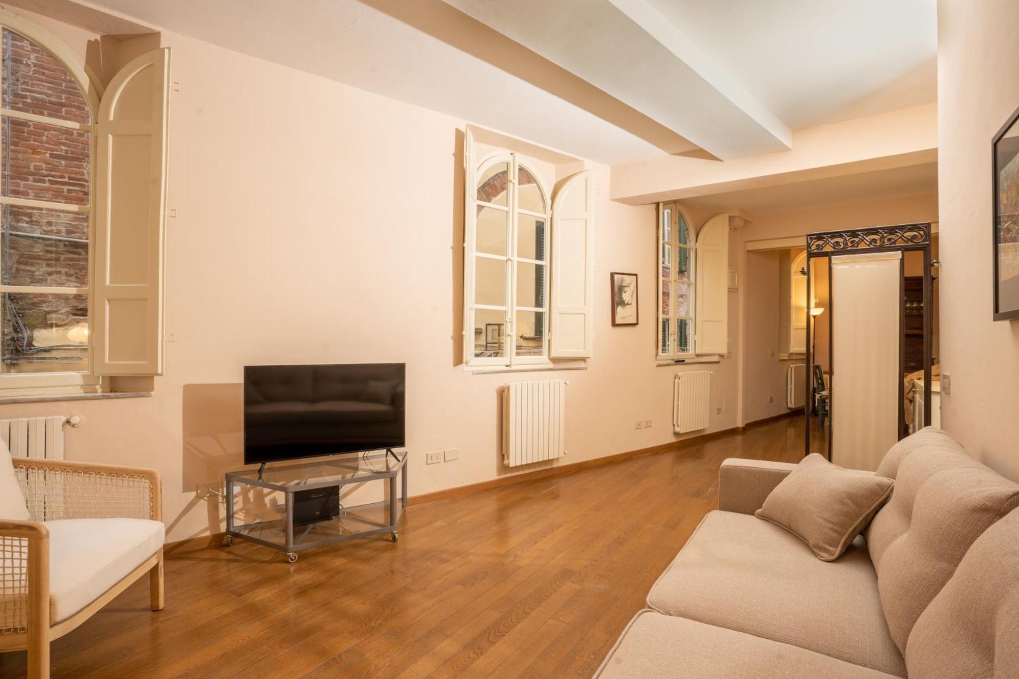 Il Gallo - Charming Apartment In Lucca Heart Bagian luar foto