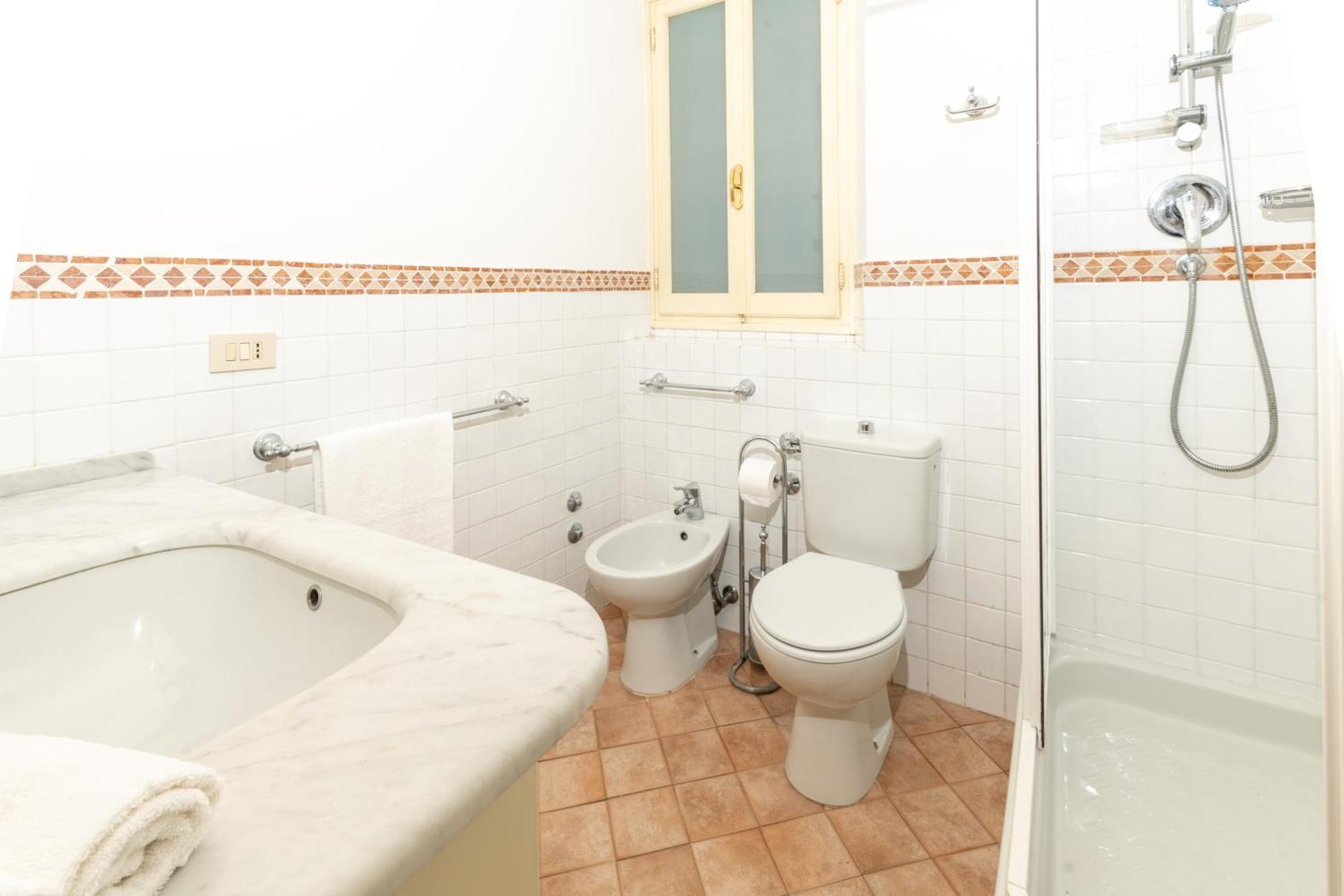 Il Gallo - Charming Apartment In Lucca Heart Bagian luar foto